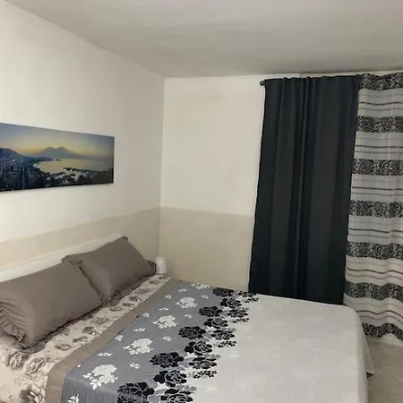 Casa Elena - Casa Vacanze Centro Naples